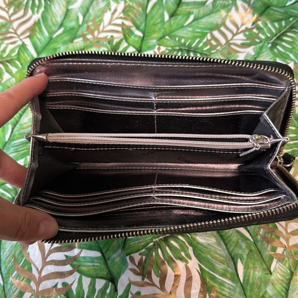 Black Quilted Wallet - Picture 3 of 8